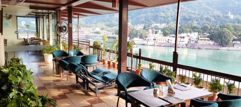 Food & Cafés: Nourishment for Body and Soul in Tapovan, Rishikesh